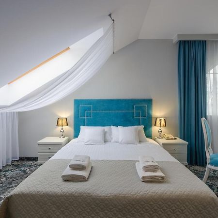 Hotel Lord Радом Екстериор снимка