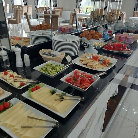 Hotel Lord Радом Екстериор снимка