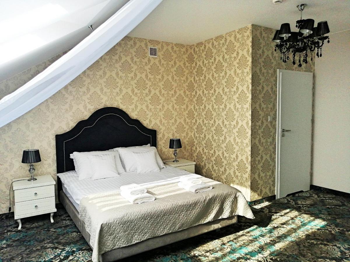 Hotel Lord Радом Екстериор снимка