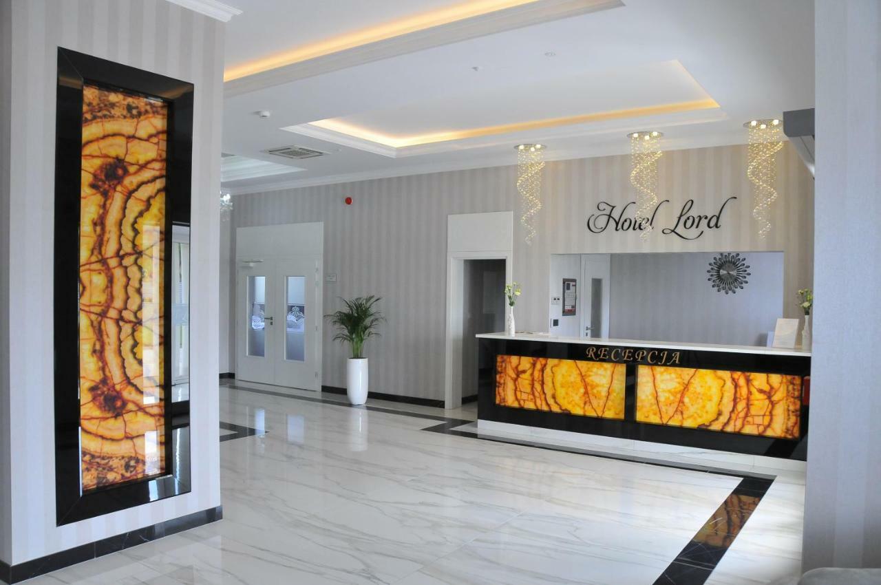 Hotel Lord Радом Екстериор снимка