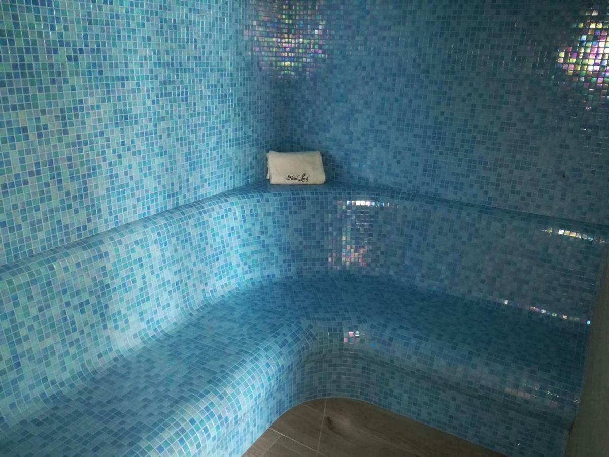 Hotel Lord Радом Екстериор снимка