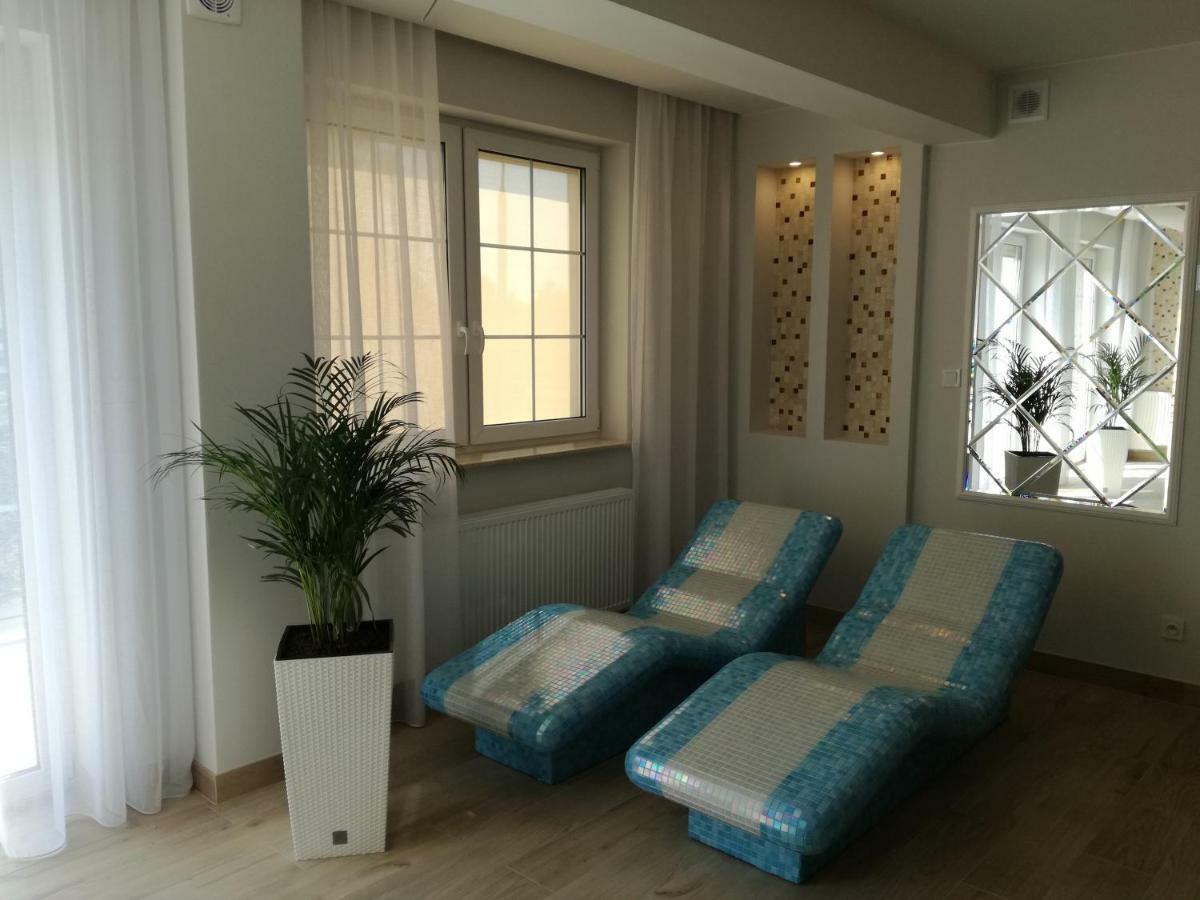 Hotel Lord Радом Екстериор снимка